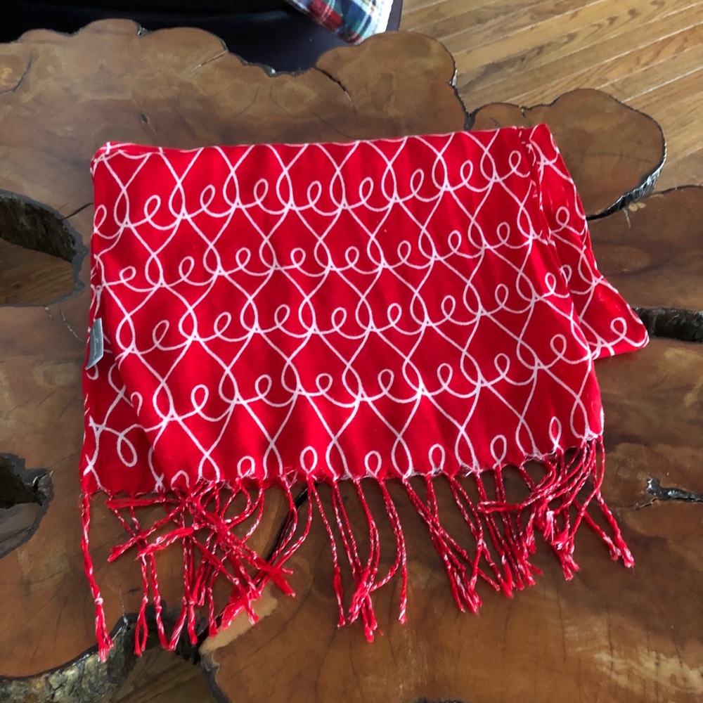 ❤️BOGO❤️ Pretty Heart Scarf